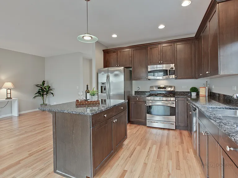 1194 Danforth Ct — Photo 15