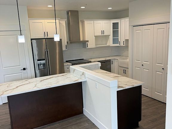 2nd image of 4885 River Rd N #202