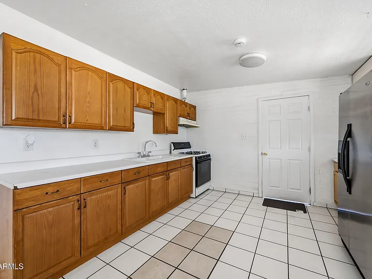 3905 W Almeria Rd #2 — Photo 6