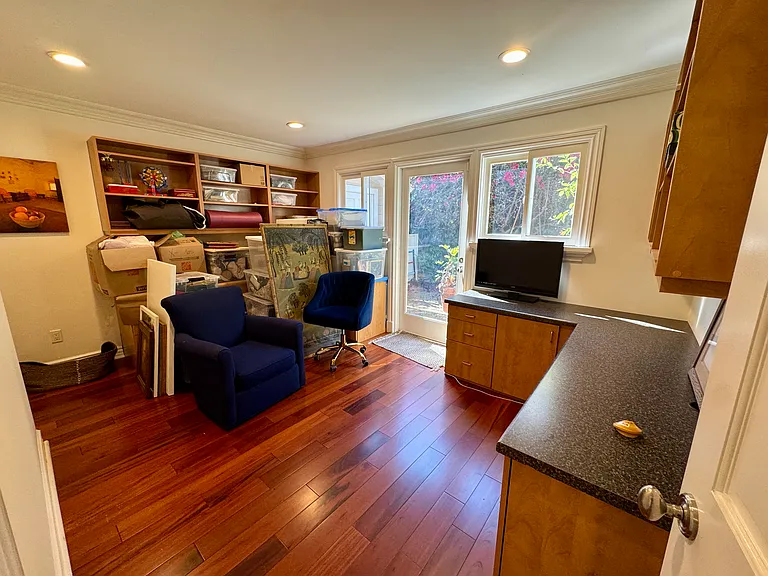 1006 Las Pulgas Rd — Photo 10