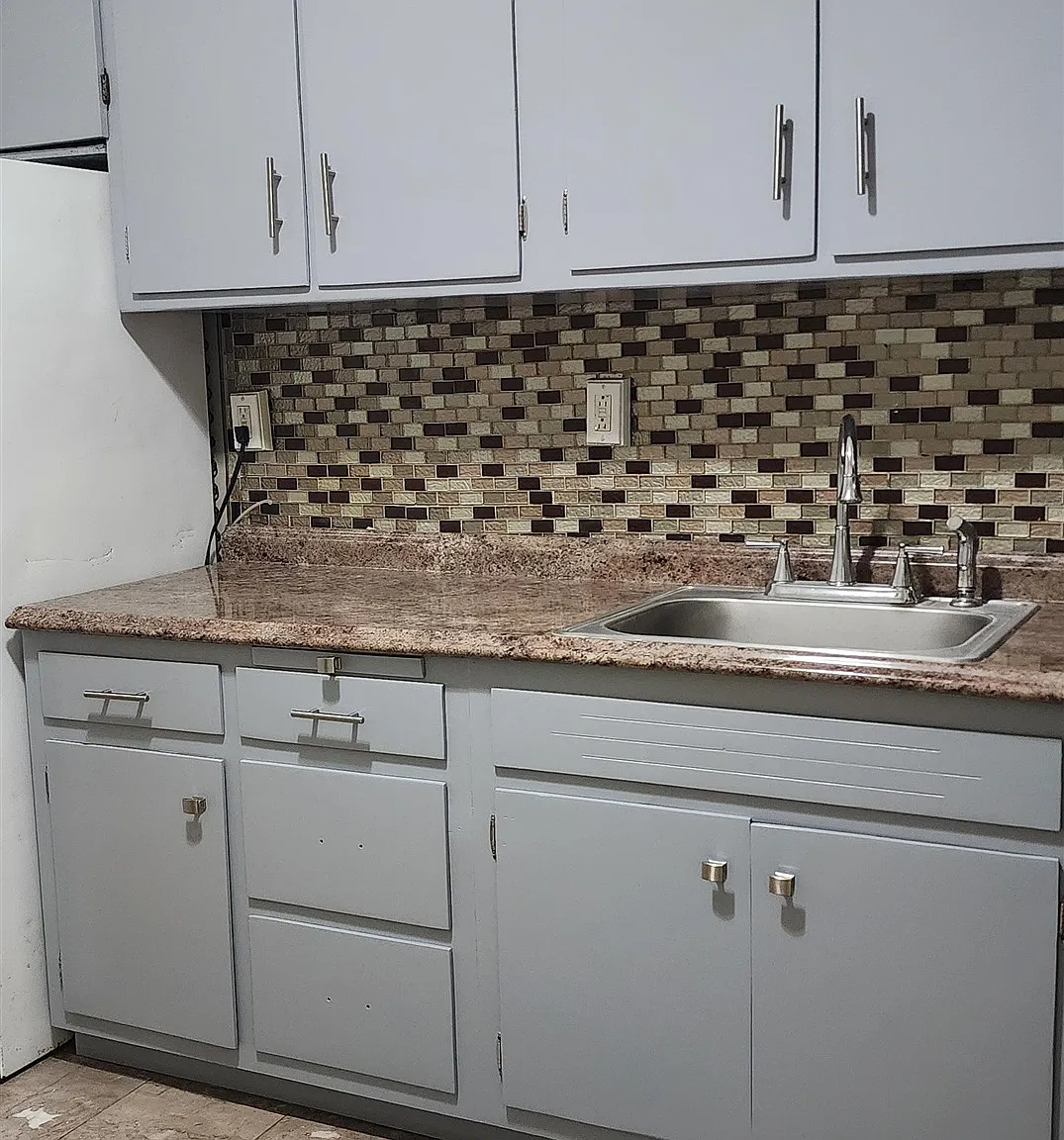 3 bed, 1.0 bath, 950 sqft, $2,200 — Photo 2