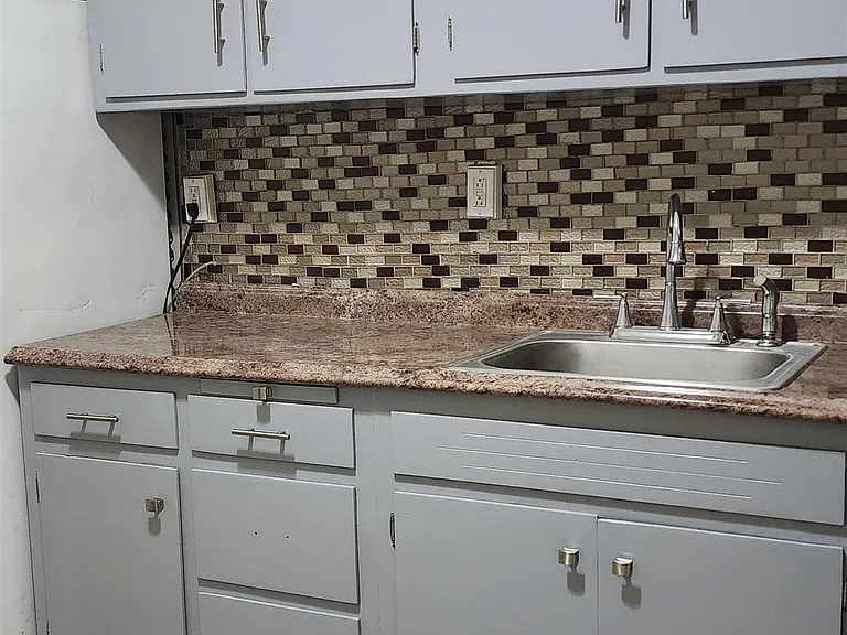 14 Newark Bay Ct — Photo 2