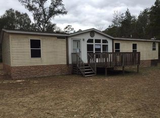 600 Leisure Ln, Holt, FL 32564