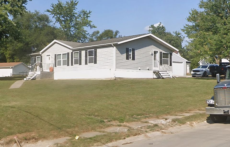1st image of 1615 Drake Ave