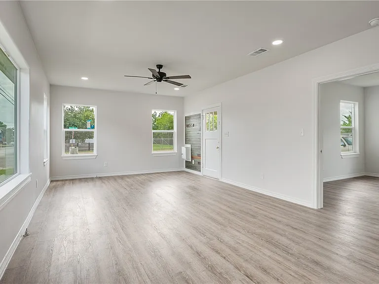 15102 Faircrest Dr — Photo 7