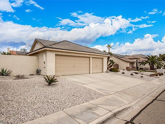 4th image of 1022 Moorpoint Dr