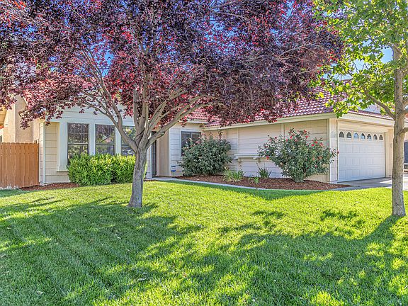 3rd image of 1153 E Avenue K6