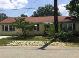 707 3rd St, Windsor, MO 65360