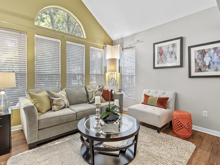 Regency Place — Photo 11