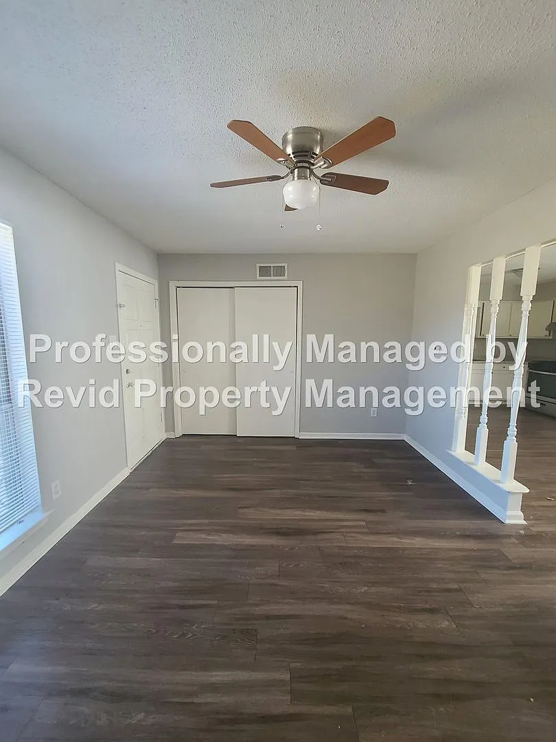 Spacious Northaven Home — Photo 4