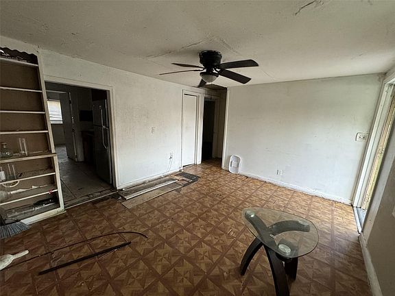 2nd image of 1093 Highview Road