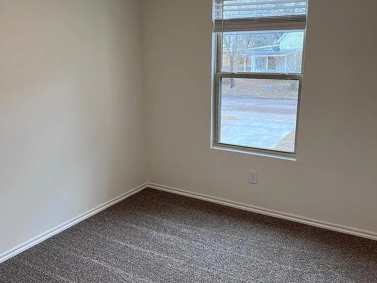 802 S 5th St #1 — Photo 17