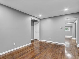 726 Brook Ct, Baldwin, NY 11510