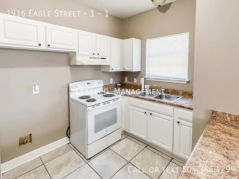 1916 Eagle St — Photo 4