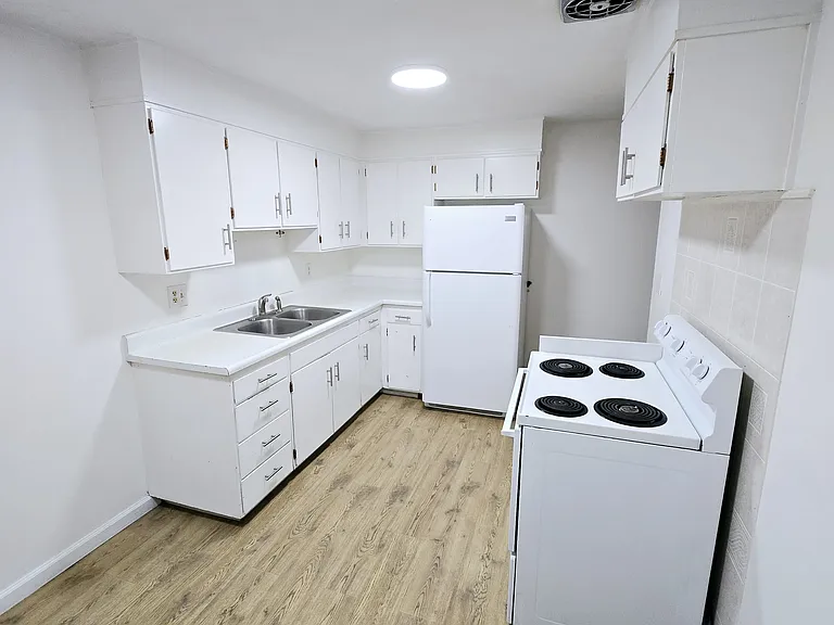 1073 S 800 E — Photo 3