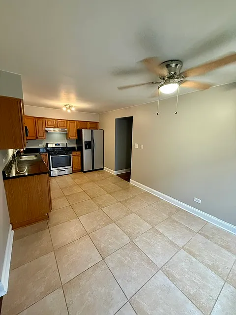 3 bed, 1100 sqft, $2,800 — Photo 4