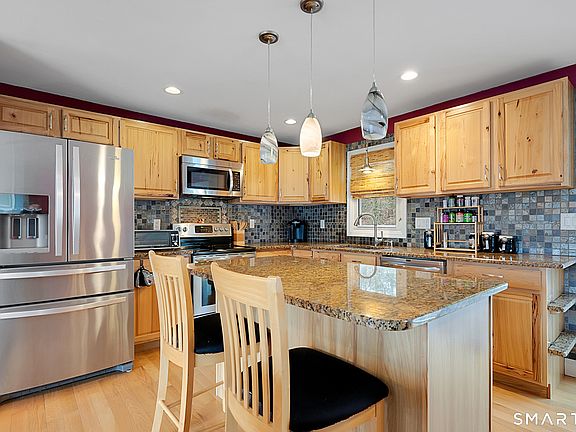4th image of 69 Strawberry Hill Road