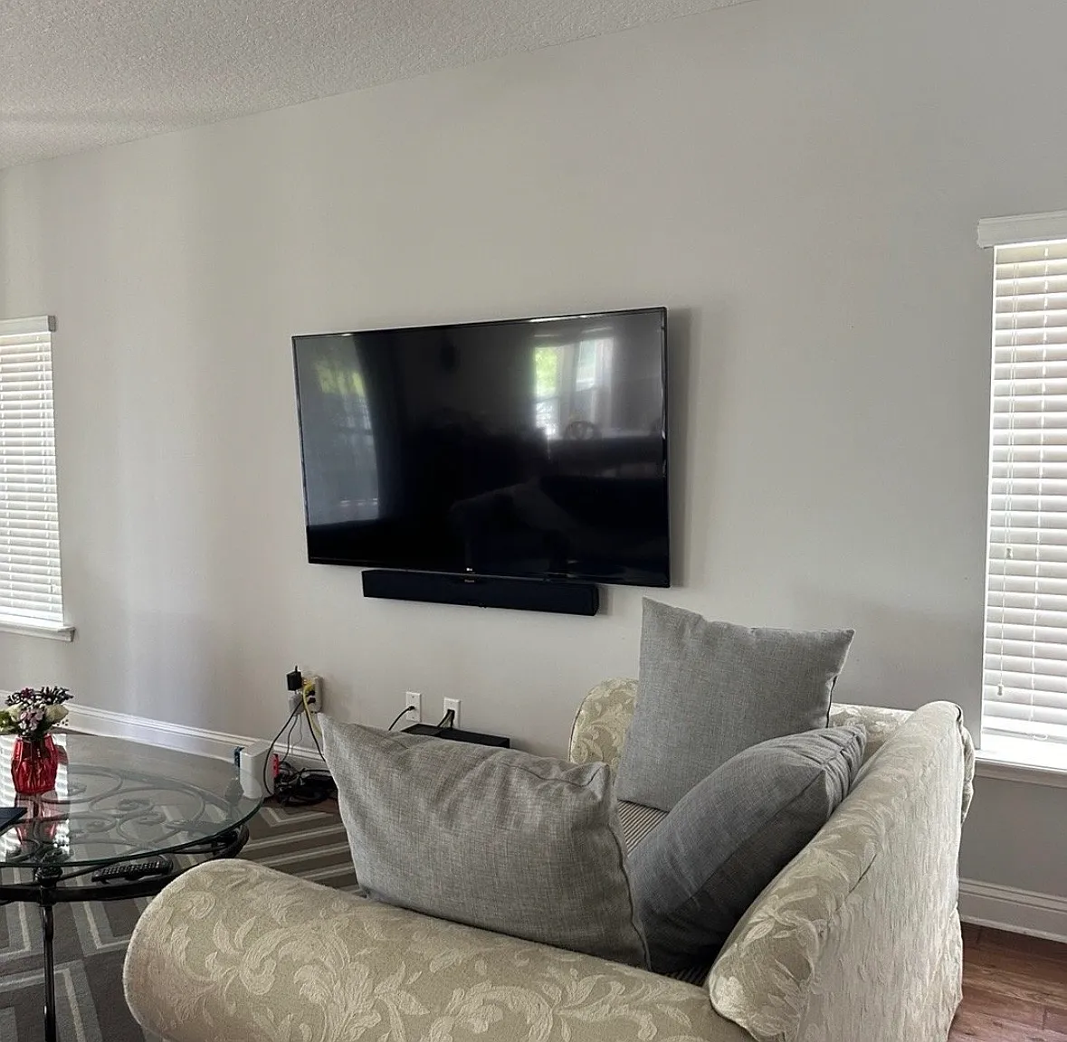4 bed, 3215 sqft, $950 — Photo 3