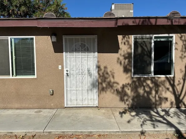 2207 Monterey St #A, Bakersfield, CA 93306