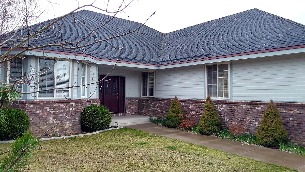 3 bed, 2077 sqft, $2,800 — Photo 1