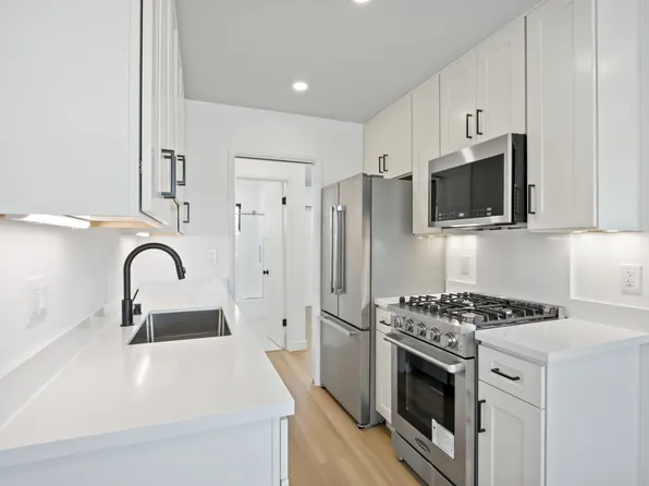 2589 Orange Ave #B, Costa Mesa, CA 92627