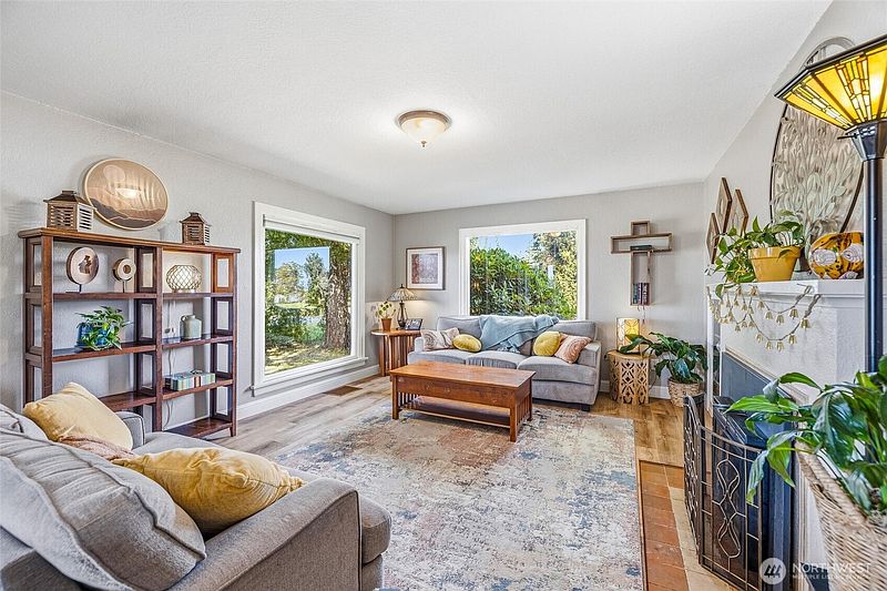 5th image of 15957 Kamb Road