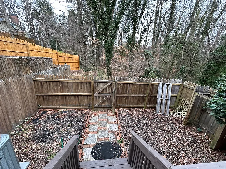 3736 Greenes Xing — Photo 12