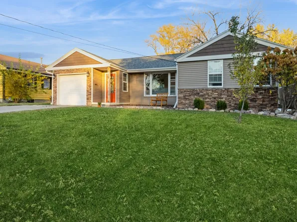 725 21st St, West Des Moines, IA 50265