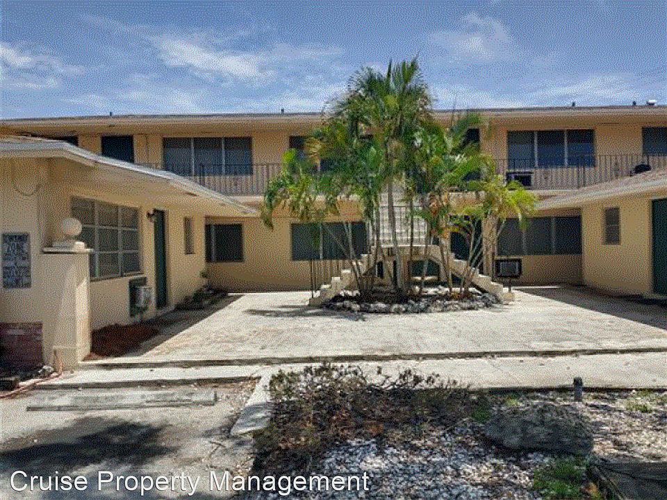 1st image of 749 SE 15th St #5