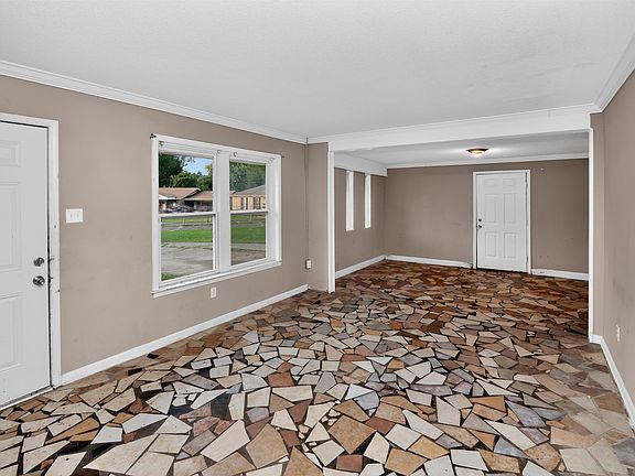 5th image of 215 Leaning Trees Ln