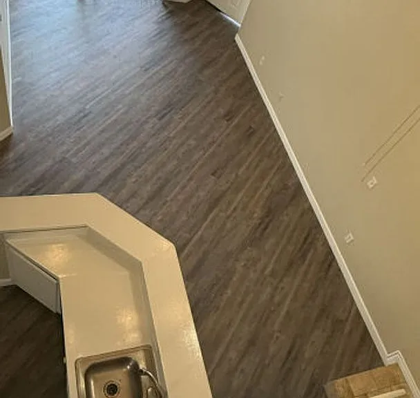 Alcantara Home Apts — Photo 82