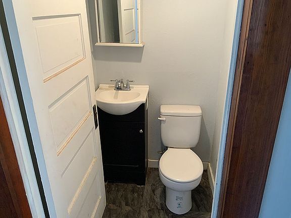 1/2 Bath