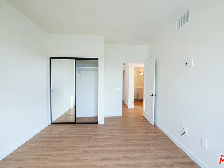 747 Lillian Way #8 — Photo 22