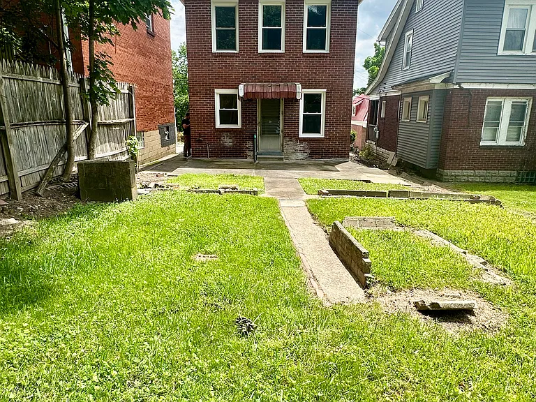 7321 Somerset St — Photo 18