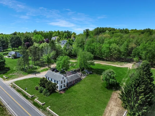 232 Hampstead St, Methuen, MA 01844