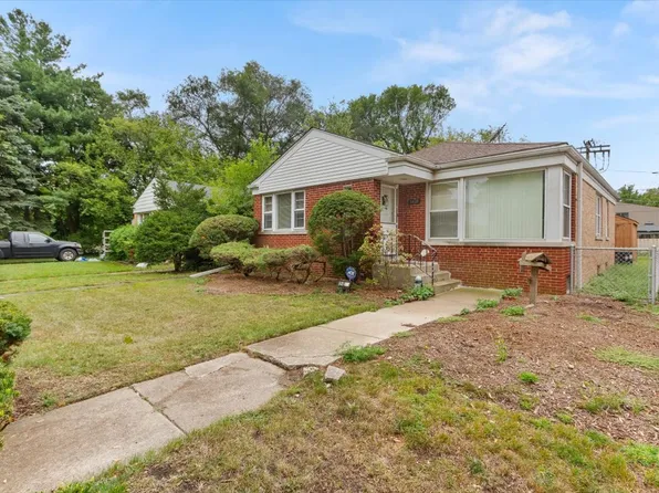 5435 Suffield Ct, Skokie, IL 60077