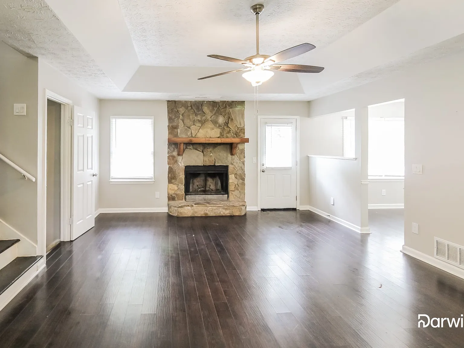 4 bed, 3.0 bath, 1866 sqft, $2,199 — Photo 3