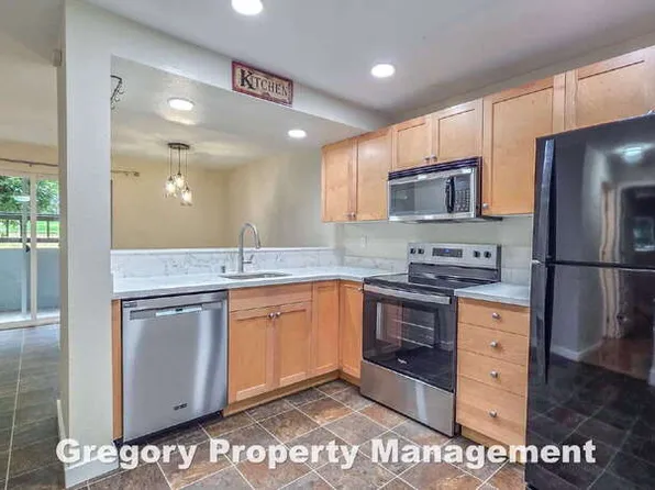 6700 NE 182nd St APT B101, Kenmore, WA 98028