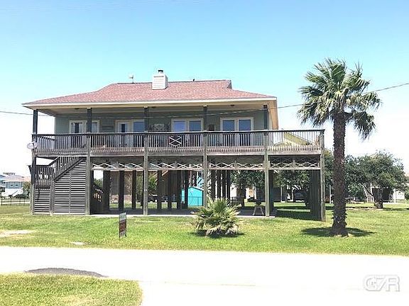 2nd image of 878 Gulfview Dr