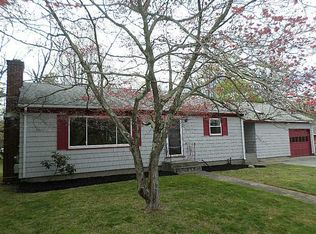 5 Edgewood Rd, Glocester, RI 02814
