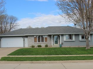 2701 Mulberry St, Yankton, SD 57078