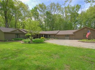8883 Perkins Dr, Mentor, OH 44060