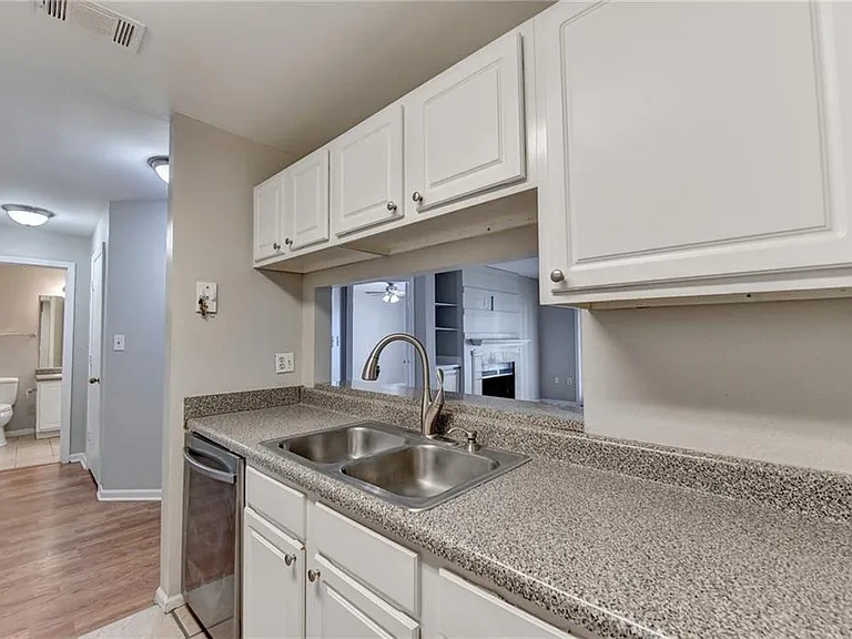 3655 Habersham Rd NE #311 — Photo 8