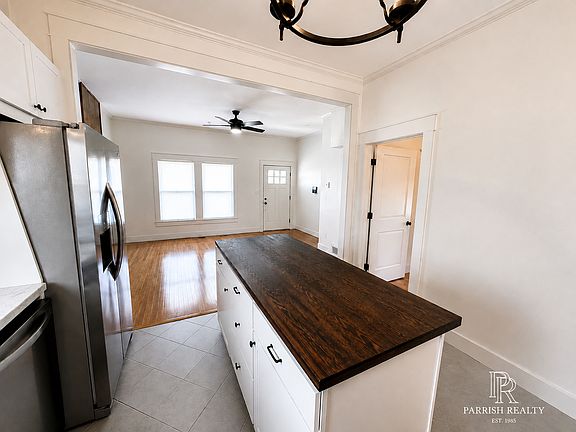 4th image of 710 Carson St