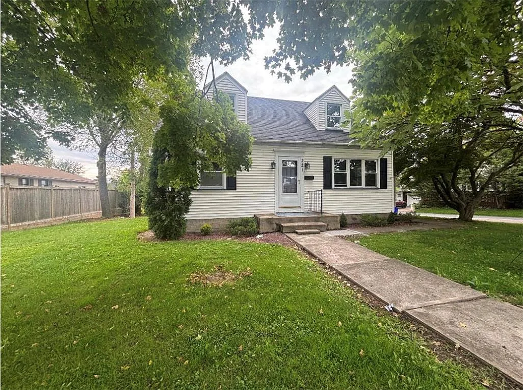 4 bed, 1.0 bath, 1650 sqft, $2,500 — Photo 1