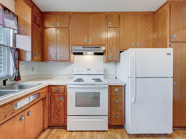 1344 Saint Paul Ave #7 — Photo 5