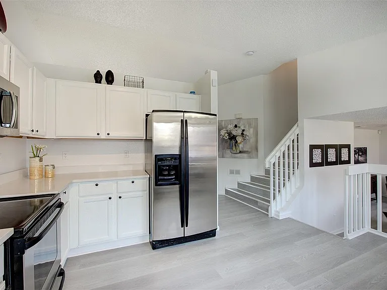 9687 Newcastle Dr — Photo 7