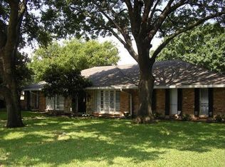 3425 Webb Garden Dr, Dallas, TX 75229