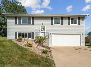 3631 Keymeer Dr, Dubuque, IA 52002