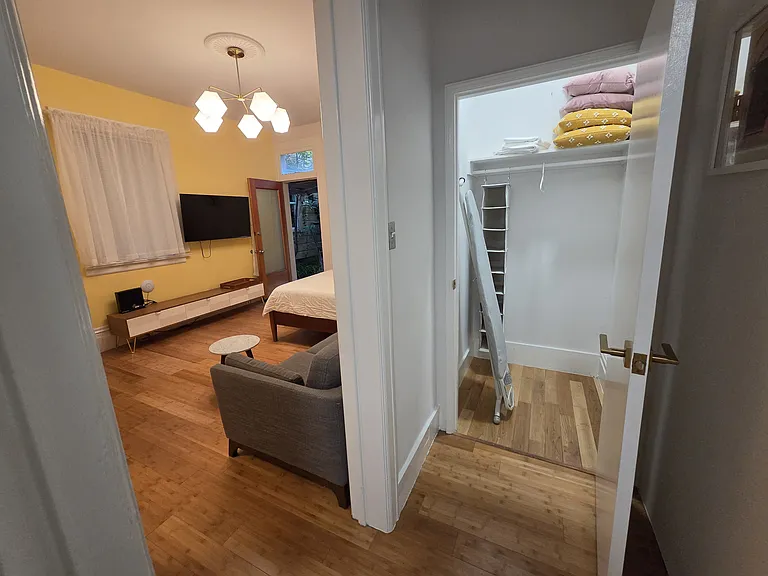 1126 Guerrero St #2 — Photo 4
